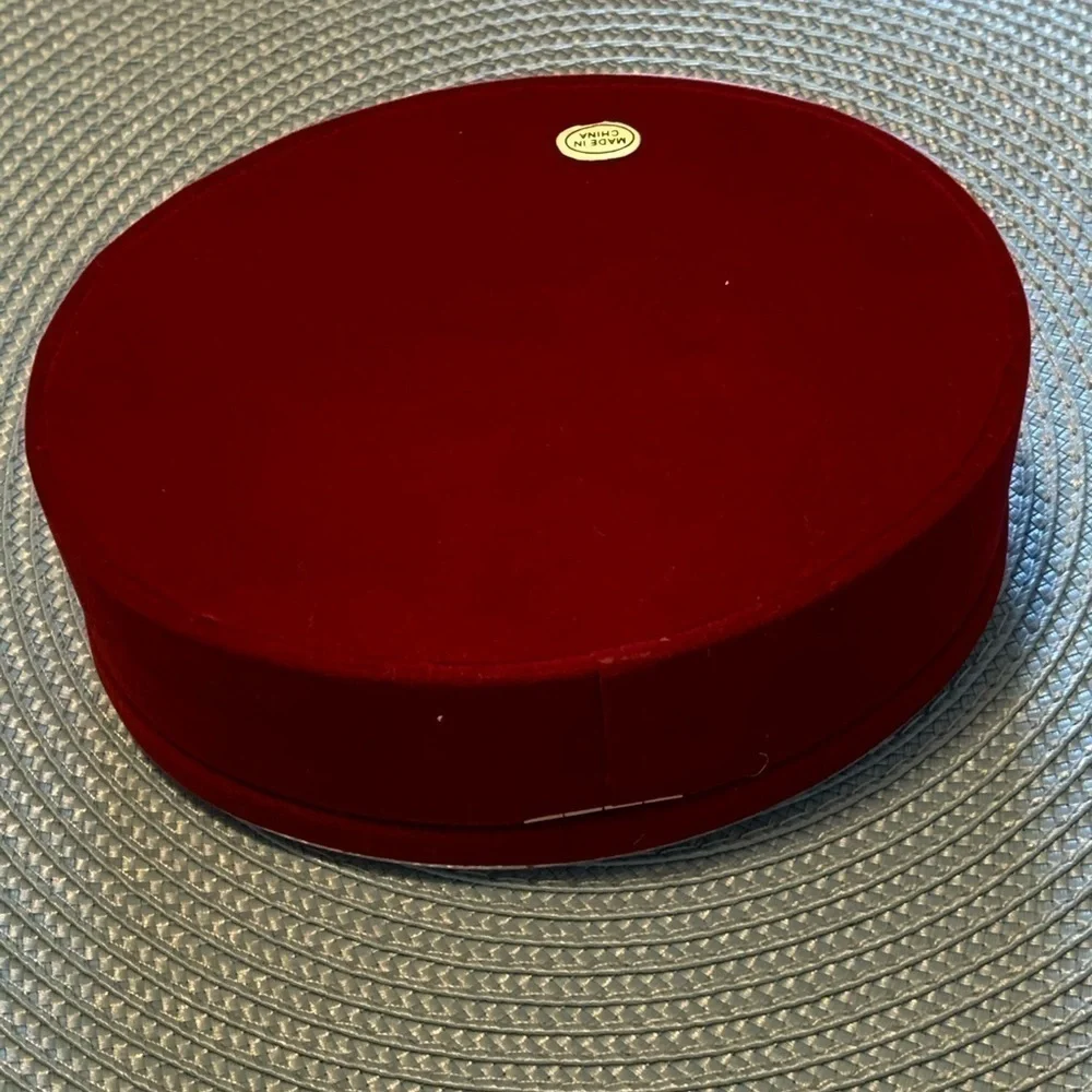 N/A beautiful red